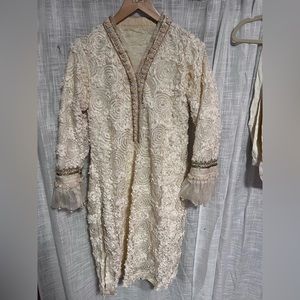 Beautiful 3 piece ivory shalwar kameez.